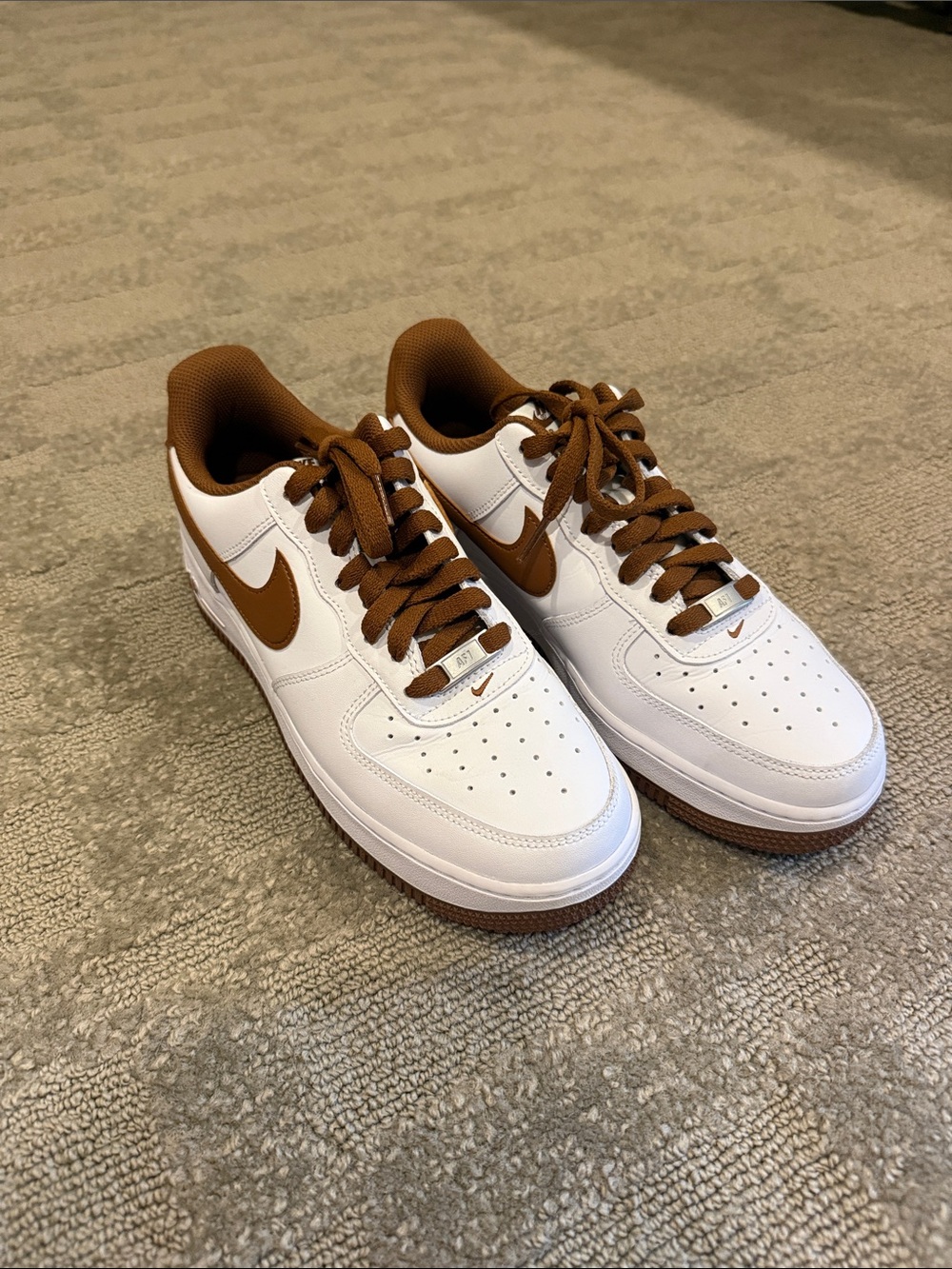 Nike Men's Air Force One’s Brown and Whte